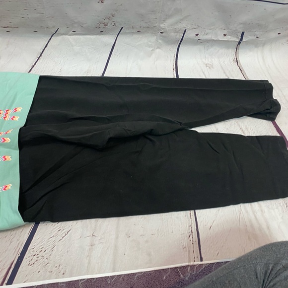 VS Pink Fold Over Cropped Yoga Pants - Picture 2 of 4